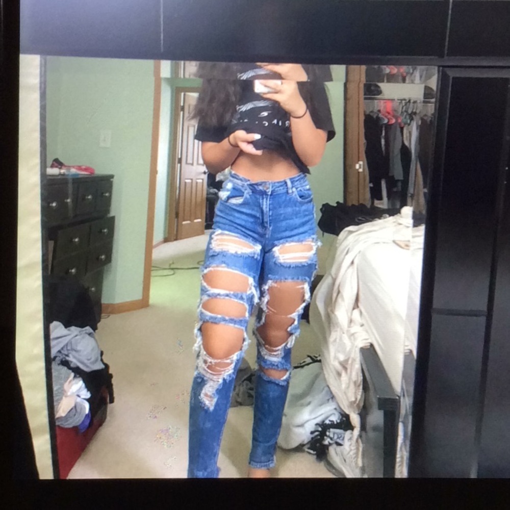 american eagle barely worn mom jeans